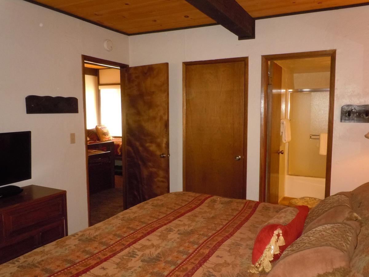 ביג בר לייק Two-Bedroom Plus Den Economy Unit #81 By Escape For All Seasons Bus Lic #23546 מראה חיצוני תמונה